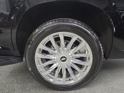 Used 2024 Cadillac Escalade Premium Luxury RWD image 32