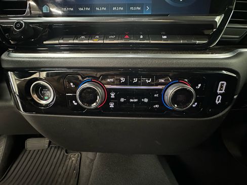 Certified 2024 Chevrolet Silverado 1500 LT AWD/4WD image 28