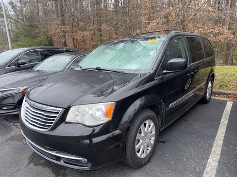 Used 2013 Chrysler Town & Country Touring image 1