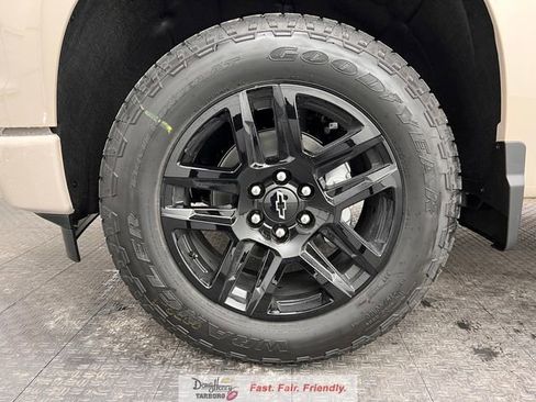 New 2026 Chevrolet Silverado 1500 Custom w/ Turbomax Blackout Package AWD/4WD image 22