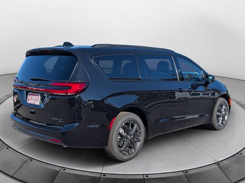 New 2026 Chrysler Pacifica Limited w/ S Appearance Package AWD/4WD image 3