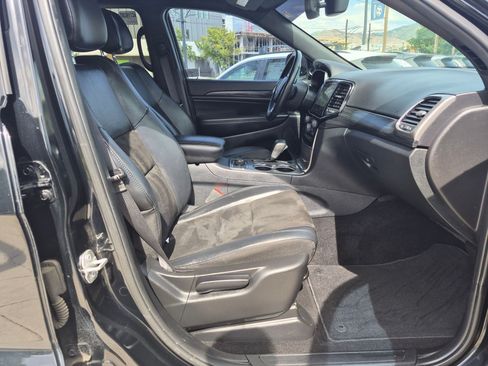 Used 2019 Jeep Grand Cherokee Altitude AWD/4WD image 32