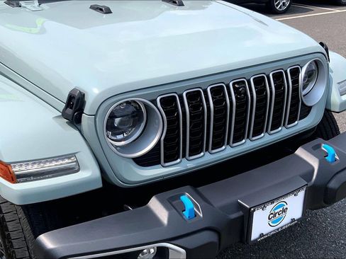 Used 2024 Jeep Wrangler Unlimited Sahara w/ Technology Group AWD/4WD image 28