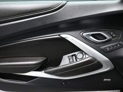 Used 2016 Chevrolet Camaro SS image 10