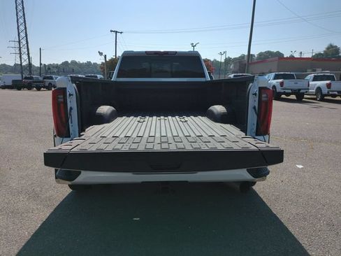 Used 2024 GMC Sierra 3500 Denali Ultimate AWD/4WD image 32
