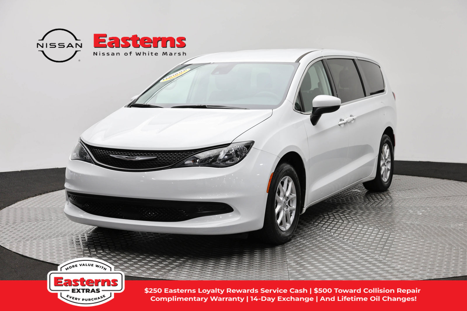 Used 2023 Chrysler Voyager LX FWD image 1