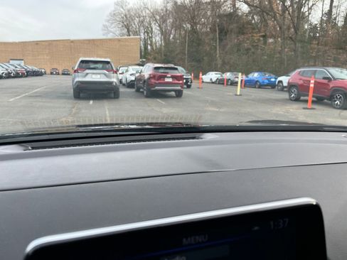 Used 2025 Nissan Sentra SV image 18