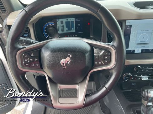 Used 2024 Ford Bronco Wildtrak image 7