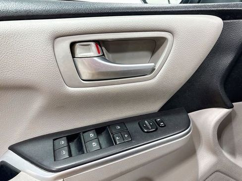 Used 2017 Toyota Camry LE FWD image 18