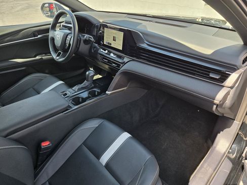 Used 2025 Toyota Camry SE w/ Convenience Package FWD image 28