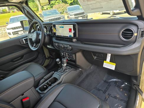New 2025 Jeep Gladiator Sport image 25