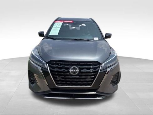 Used 2024 Nissan Kicks SR w/ SR Premium Package FWD image 3