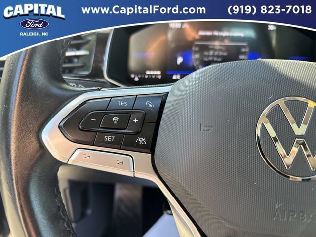 Used 2025 Volkswagen Jetta SE FWD image 23