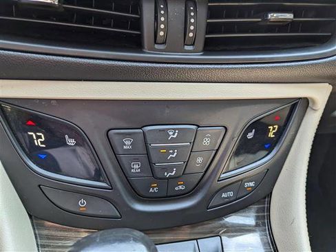 Used 2020 Buick Envision Preferred image 22