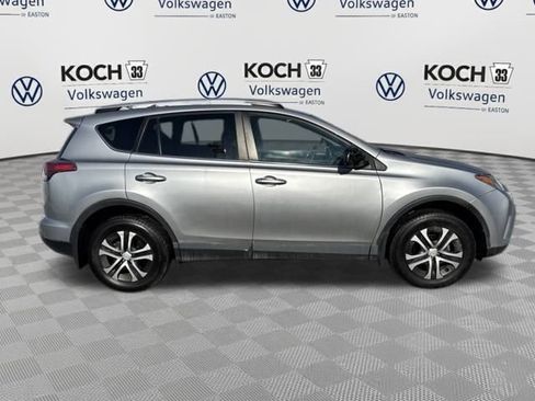 Used 2016 Toyota RAV4 LE image 8