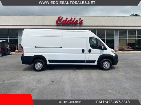 Used 2025 RAM ProMaster 2500 w/ Convenience Group FWD image 1