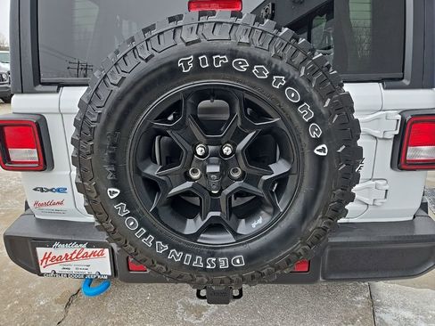 Used 2023 Jeep Wrangler Unlimited AWD/4WD image 29