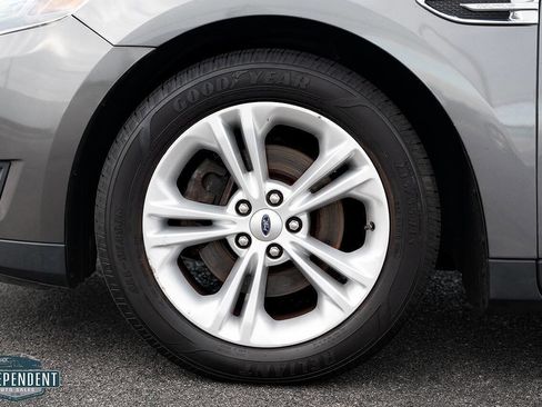 Used 2013 Ford Taurus SEL image 7