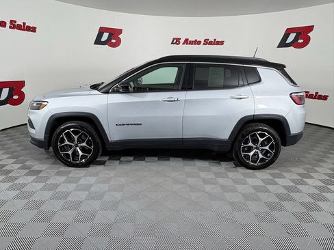 Used 2025 Jeep Compass Limited AWD/4WD image 3