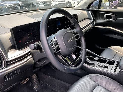 Used 2025 Kia Sorento EX AWD/4WD image 17