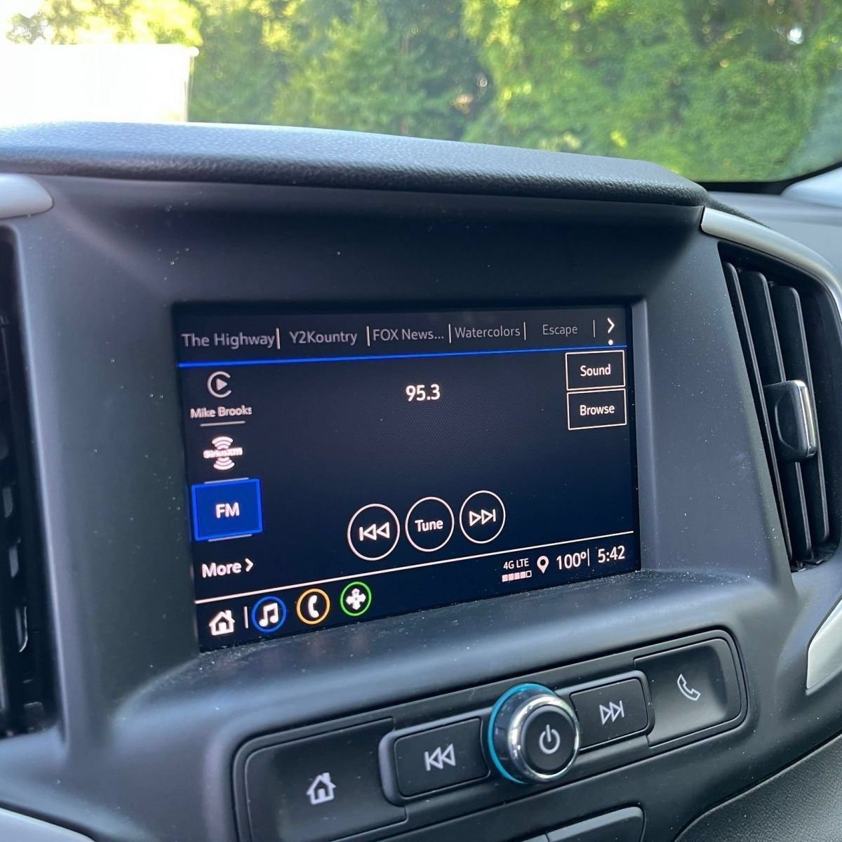 Used 2024 GMC Terrain SLE FWD image 18