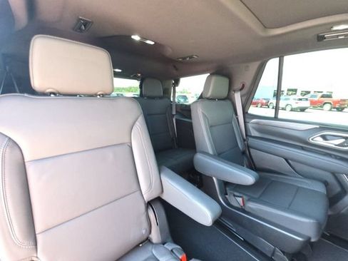 Used 2024 Chevrolet Tahoe LT w/ LT Signature Plus Package RWD image 16