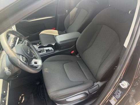 Used 2025 Kia Sportage LX AWD/4WD image 35
