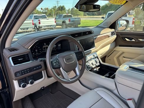 Used 2023 GMC Yukon Denali AWD/4WD image 12