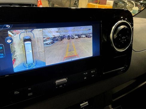 Used 2025 Mercedes-Benz Sprinter 2500 image 15
