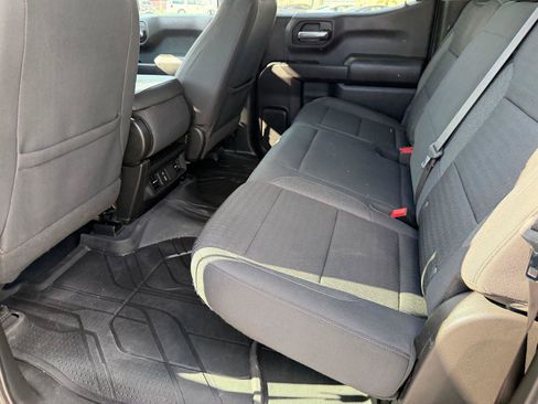 Used 2024 Chevrolet Silverado 1500 Custom image 3