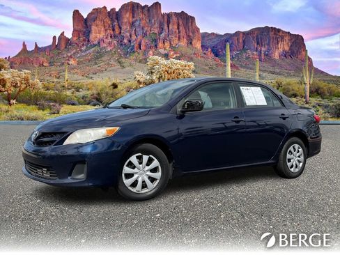 Used 2011 Toyota Corolla LE image 2