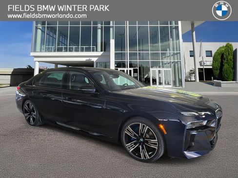 New 2026 BMW i7 xDrive60 w/ Premium Package image 1