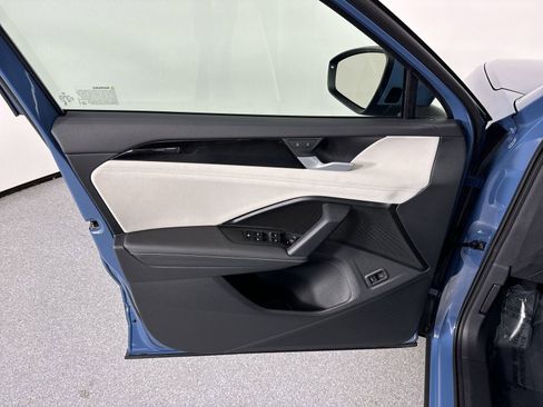 Used 2025 Volkswagen Tiguan SE image 20