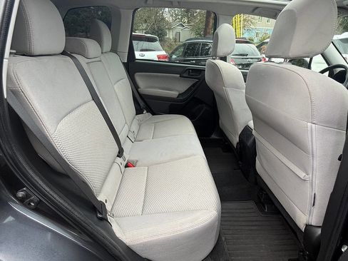 Used 2018 Subaru Forester 2.5i Premium image 13