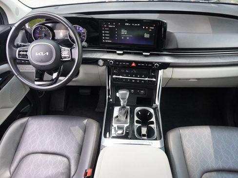 Used 2024 Kia Carnival EX FWD image 37