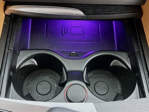 Used 2022 BMW 530e w/ Executive Package image 19