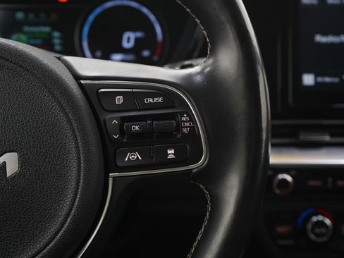 Used 2022 Kia Niro EX w/ Cold Weather Package image 25