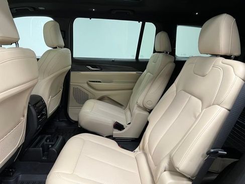 Used 2025 Jeep Grand Cherokee L Limited w/ Luxury Tech Group II AWD/4WD image 42