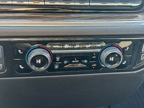 Used 2025 Chevrolet Silverado 1500 LT image 33