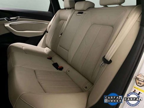 Used 2024 Audi Q8 e-tron Premium image 63