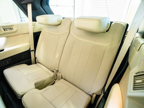 Used 2023 Land Rover Range Rover Long Wheelbase SE image 60