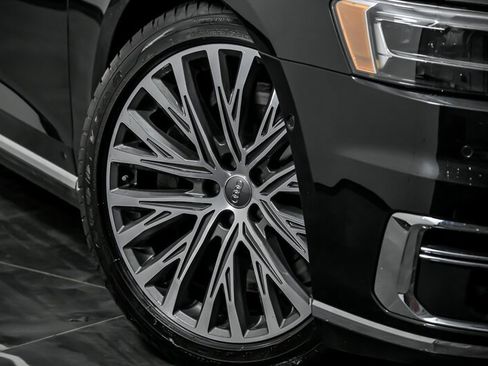 Used 2020 Audi A8 L 4.0T image 3
