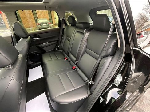 Used 2023 Nissan Rogue SV w/ SV Premium B Package image 25