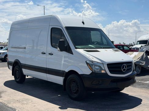 Used 2017 Mercedes-Benz Sprinter 2500 image 14