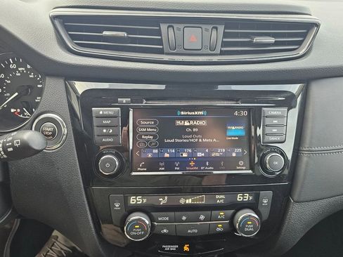 Used 2020 Nissan Rogue SL w/ Premium Package image 22