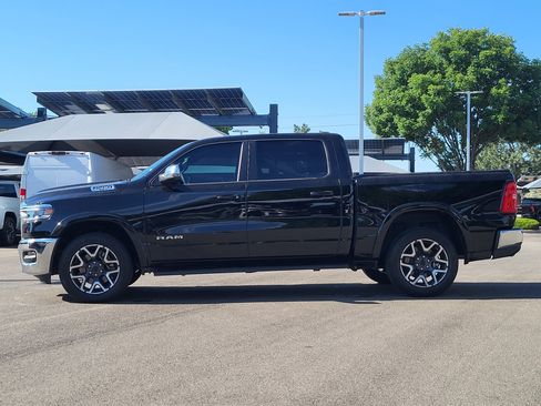 Used 2025 RAM 1500 Laramie AWD/4WD image 4
