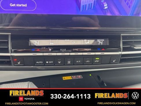 Used 2025 Toyota Sienna XLE image 18