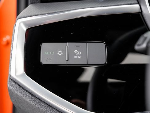 Used 2023 Audi Q3 2.0T Premium Plus w/ Premium Plus Package image 10