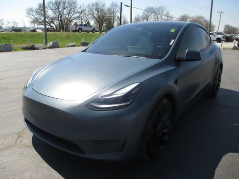 Used 2022 Tesla Model Y Performance image 10