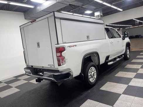 Used 2022 Chevrolet Silverado 2500 LT AWD/4WD image 4